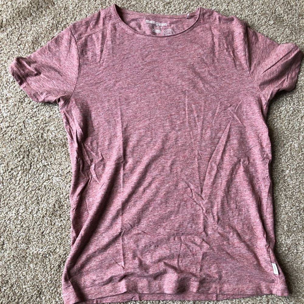 Men’s Large Manguun Magenta Shirt